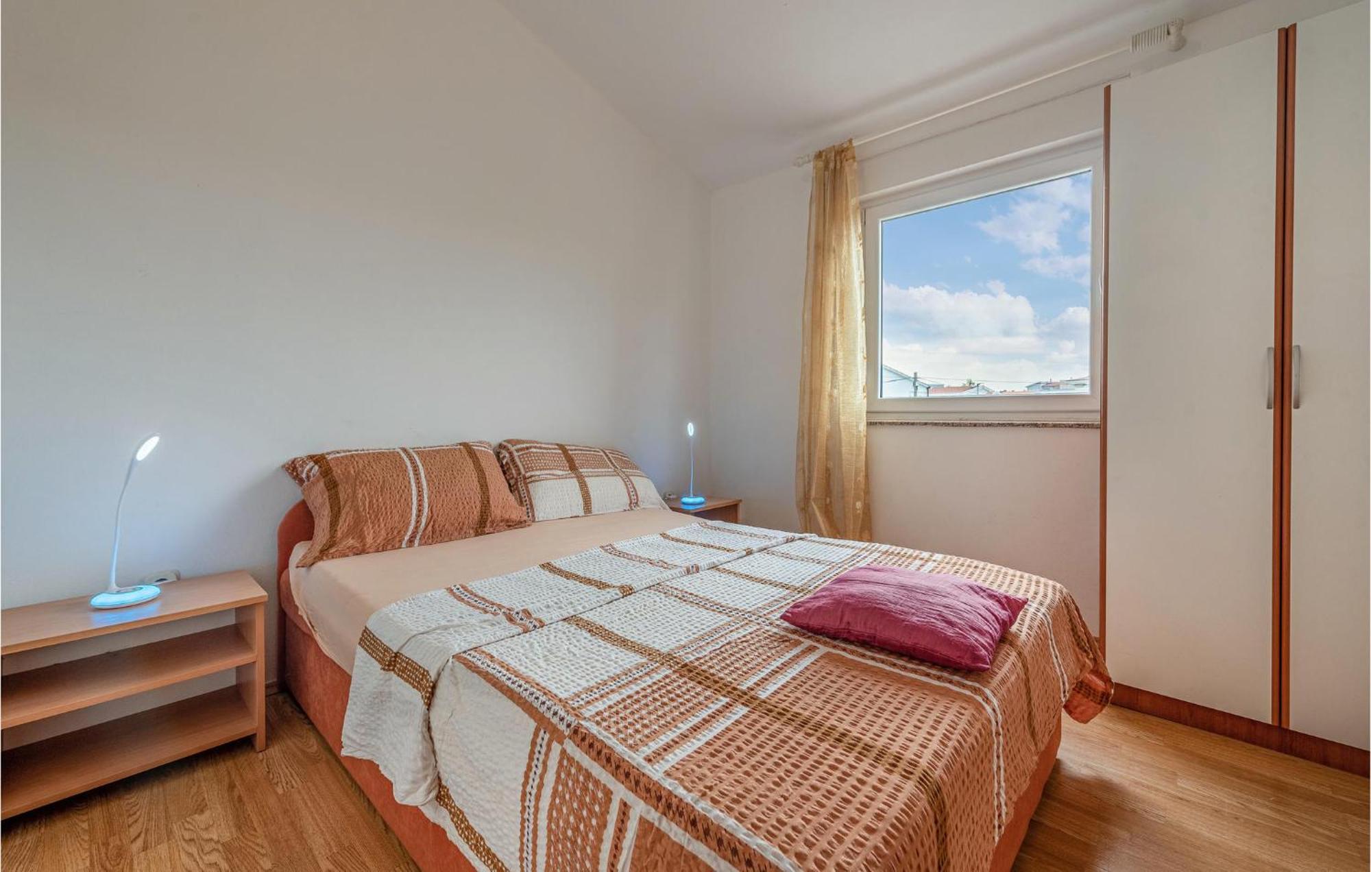 Beautiful Apartment In Vir With Wifi Zewnętrze zdjęcie