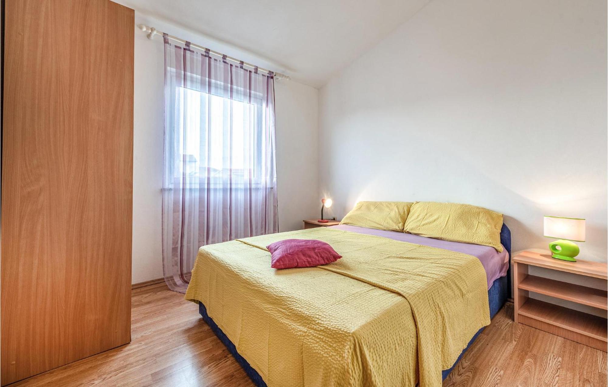 Beautiful Apartment In Vir With Wifi Zewnętrze zdjęcie